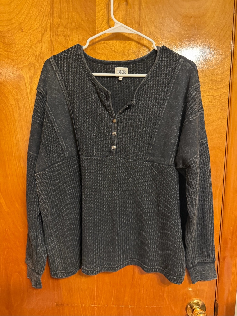 BKE Women's Washed Charcoal Waffle Henley Sweater